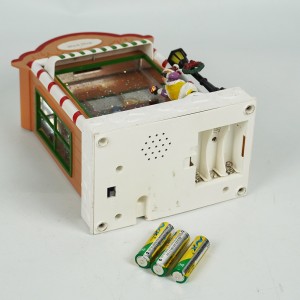 Wholesale navidad water spinning Led Illuminated Santa work shop musical Christmas Lantern snow globe