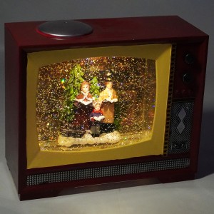New arrive Noel Xmas carollers family scene water spinning tabletop BO Retro TV musical led snow globe