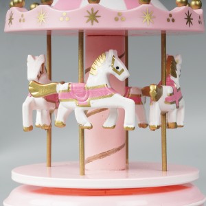 Wholesale illuminated Christmas Carrossel decor, rotating round merry go carousel music box for kid gift