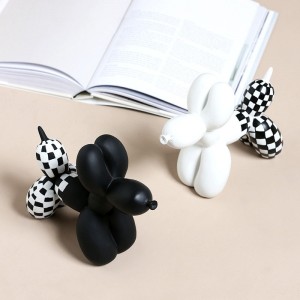 Wholesale  Art Black White Plaid Balloon Dog Home Decor Resin Animal Statue Custom Dogs Figurines Desktop Decoration
